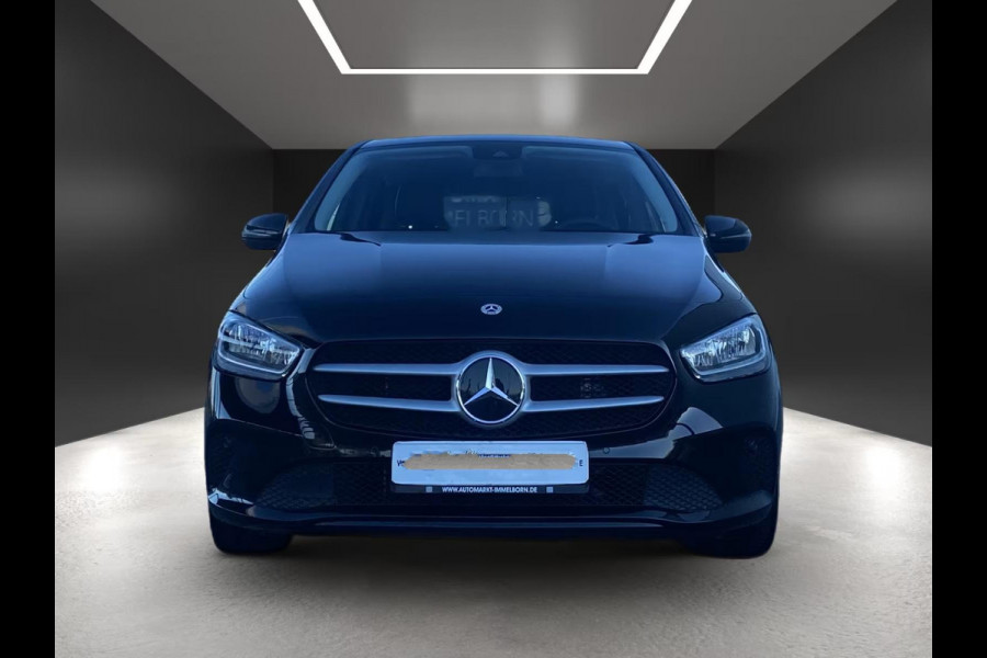 Mercedes-Benz B-Klasse 250e Business ** APPLE/ANDROID - NAVI - HALF-LEDER - SPOORASS - CRUISE ** 1e EIG - UNFALLFREI ** ** INFORMEER OOK NAAR ONZE AANTREKKELIJKE FINANCIAL-LEASE TARIEVEN **