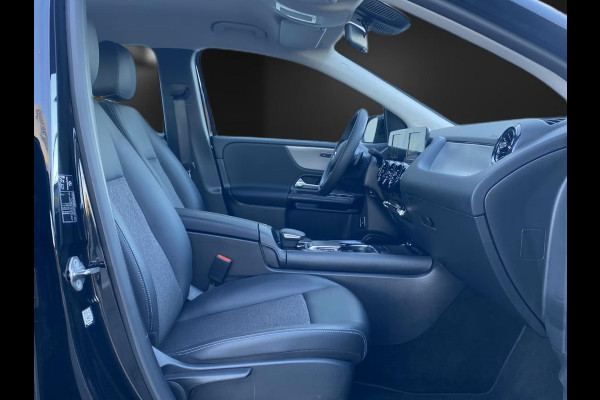 Mercedes-Benz B-Klasse 250e Business ** APPLE/ANDROID - NAVI - HALF-LEDER - SPOORASS - CRUISE ** 1e EIG - UNFALLFREI ** ** INFORMEER OOK NAAR ONZE AANTREKKELIJKE FINANCIAL-LEASE TARIEVEN **