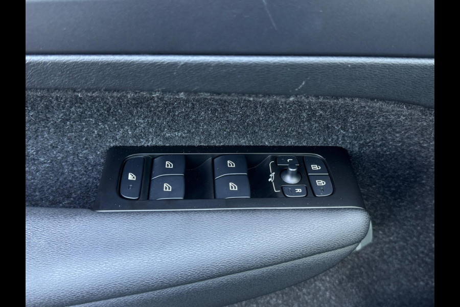 Volvo XC40 1.5 T4 Recharge R-Design Expression NL AUTO | CAMERA | PANO | 5x voorraad