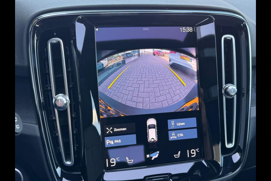 Volvo XC40 1.5 T4 Recharge R-Design Expression NL AUTO | CAMERA | PANO | 5x voorraad