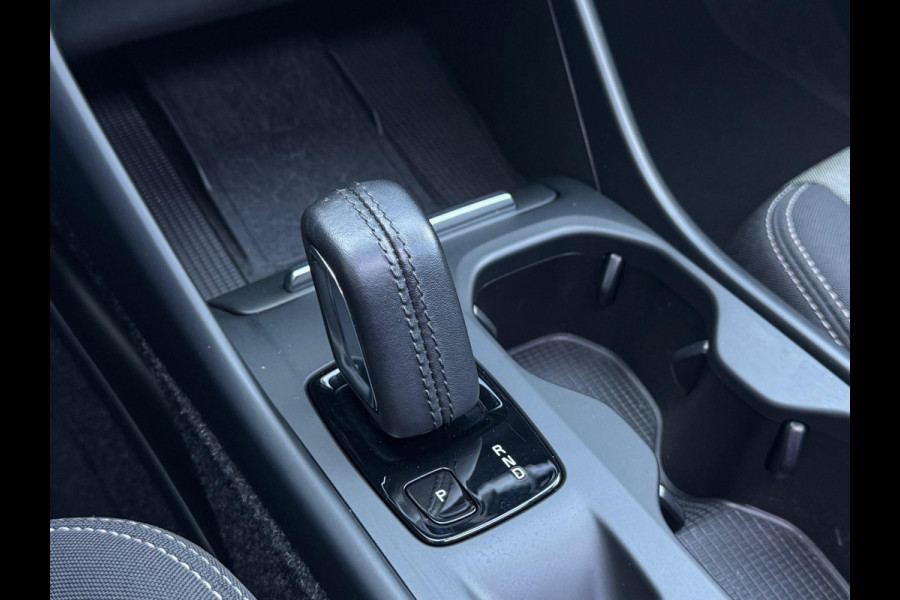 Volvo XC40 1.5 T4 Recharge R-Design Expression NL AUTO | CAMERA | PANO | 5x voorraad