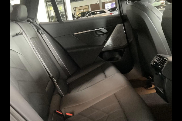 BMW 5 Serie Touring 540d xDrive M-SPORT Pro ** LED, PANORAMA, LEDER, 20-inch LMV, ICONIC GLOW, TREKH ** Ex BMW - € 26.800 onder NP ** ** INFORMEER OOK NAAR ONZE AANTREKKELIJKE FINANCIAL-LEASE TARIEVEN **