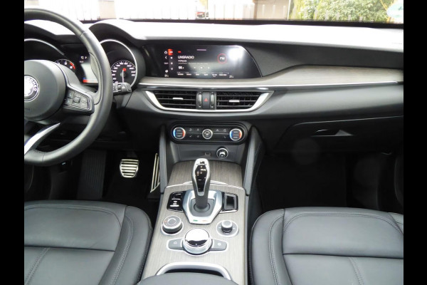 Alfa Romeo Stelvio 2.0T Q4 Ti (206kW/280pk) ** Bi-XENON/LED, NAVI+, LEDER, ACC, 19-inch LMV, MEM ** 1e EIG - 16.700 km - UNFALLFREI ** ** INFORMEER OOK NAAR ONZE AANTREKKELIJKE FINANCIAL-LEASE TARIEVEN **