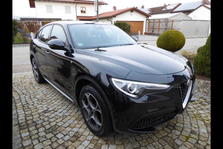 Alfa Romeo Stelvio 2.0T Q4 Ti (206kW/280pk) ** Bi-XENON/LED, NAVI+, LEDER, ACC, 19-inch LMV, MEM ** 1e EIG - 16.700 km - UNFALLFREI ** ** INFORMEER OOK NAAR ONZE AANTREKKELIJKE FINANCIAL-LEASE TARIEVEN **