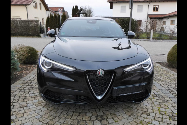 Alfa Romeo Stelvio 2.0T Q4 Ti (206kW/280pk) ** Bi-XENON/LED, NAVI+, LEDER, ACC, 19-inch LMV, MEM ** 1e EIG - 16.700 km - UNFALLFREI ** ** INFORMEER OOK NAAR ONZE AANTREKKELIJKE FINANCIAL-LEASE TARIEVEN **