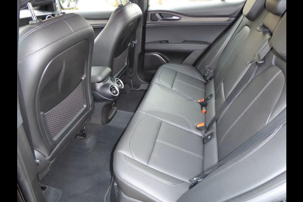 Alfa Romeo Stelvio 2.0T Q4 Ti (206kW/280pk) ** Bi-XENON/LED, NAVI+, LEDER, ACC, 19-inch LMV, MEM ** 1e EIG - 16.700 km - UNFALLFREI ** ** INFORMEER OOK NAAR ONZE AANTREKKELIJKE FINANCIAL-LEASE TARIEVEN **