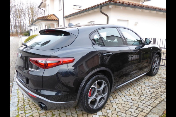 Alfa Romeo Stelvio 2.0T Q4 Ti (206kW/280pk) ** Bi-XENON/LED, NAVI+, LEDER, ACC, 19-inch LMV, MEM ** 1e EIG - 16.700 km - UNFALLFREI ** ** INFORMEER OOK NAAR ONZE AANTREKKELIJKE FINANCIAL-LEASE TARIEVEN **