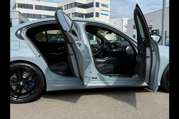 BMW 3 Serie 320d xDrive M-SPORT ** LASER, NAVI+, LEDER, HuD, ACC, SCHUIF/KANTEL, 19-inch LMV, H&K ** 1e EIG - UNFALLFREI - BMW GAR ** ** INFORMEER OOK NAAR ONZE AANTREKKELIJKE FINANCIAL-LEASE TARIEVEN **