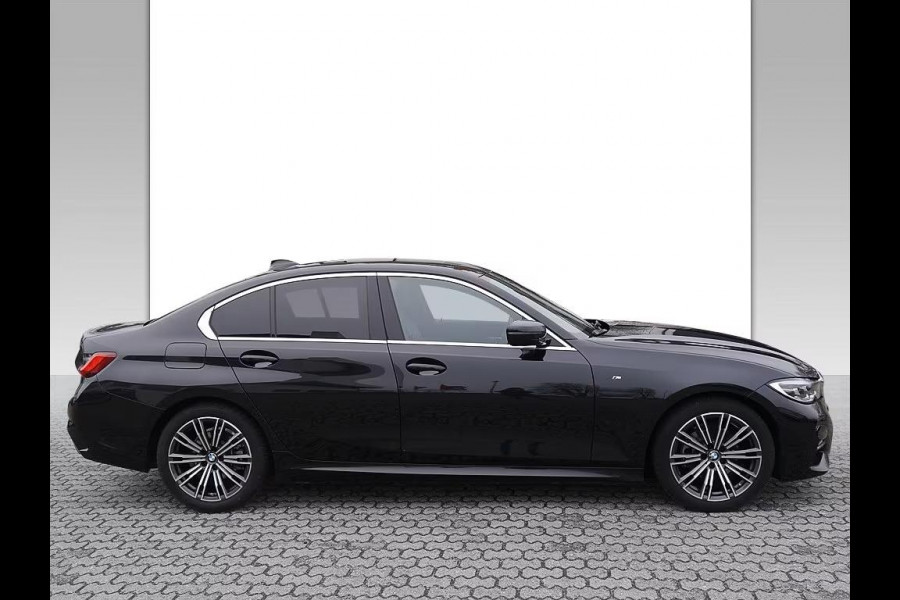BMW 3 Serie 320iA M-SPORT ** LED, LC Prof, NAVI+, LEDER, MEMORY-, SPIEGEL-, 18-inch LMV ** UNFALLFREI ** ** INFORMEER OOK NAAR ONZE AANTREKKELIJKE FINANCIAL-LEASE TARIEVEN **