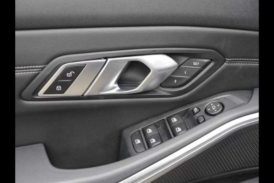 BMW 3 Serie 320iA M-SPORT ** LED, LC Prof, NAVI+, LEDER, MEMORY-, SPIEGEL-, 18-inch LMV ** UNFALLFREI ** ** INFORMEER OOK NAAR ONZE AANTREKKELIJKE FINANCIAL-LEASE TARIEVEN **