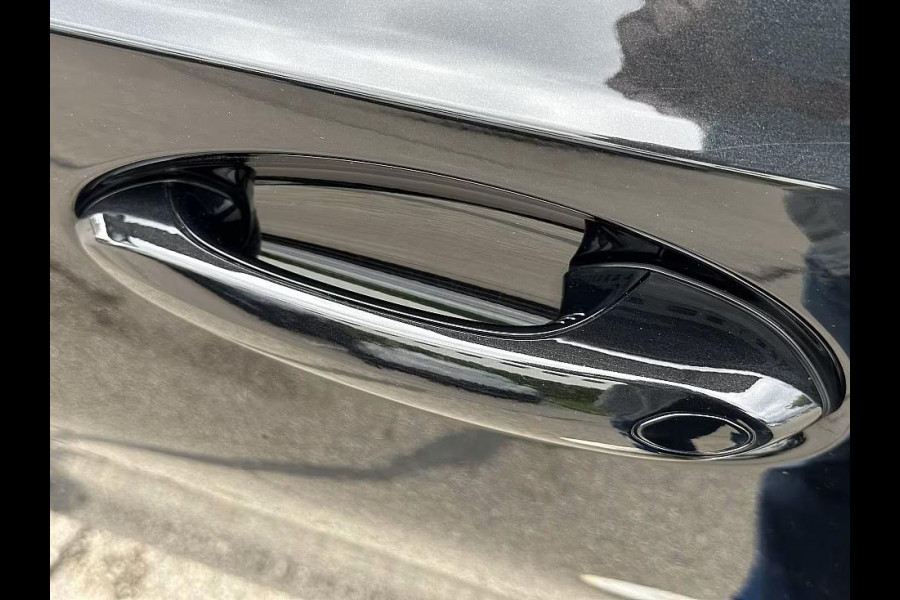 BMW 3 Serie Touring 330e M-SPORT ** ADAPT. LED, HALF-LEDER, HuD, ACC, SHADOW LINE, H&K SOUND, 19-inch LMV ** 1e EIG - UNFALLFREI ** ** INFORMEER OOK NAAR ONZE AANTREKKELIJKE FINANCIAL-LEASE TARIEVEN **