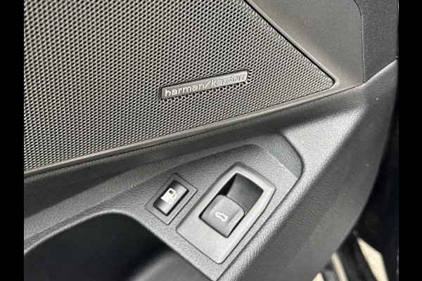 BMW 3 Serie Touring 330e M-SPORT ** ADAPT. LED, HALF-LEDER, HuD, ACC, SHADOW LINE, H&K SOUND, 19-inch LMV ** 1e EIG - UNFALLFREI ** ** INFORMEER OOK NAAR ONZE AANTREKKELIJKE FINANCIAL-LEASE TARIEVEN **