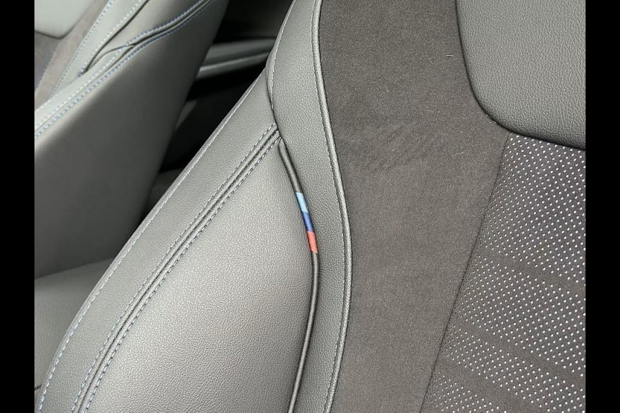 BMW 3 Serie Touring 330e M-SPORT ** ADAPT. LED, HALF-LEDER, HuD, ACC, SHADOW LINE, H&K SOUND, 19-inch LMV ** 1e EIG - UNFALLFREI ** ** INFORMEER OOK NAAR ONZE AANTREKKELIJKE FINANCIAL-LEASE TARIEVEN **