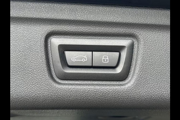 BMW 3 Serie Touring 330e M-SPORT ** ADAPT. LED, HALF-LEDER, HuD, ACC, SHADOW LINE, H&K SOUND, 19-inch LMV ** 1e EIG - UNFALLFREI ** ** INFORMEER OOK NAAR ONZE AANTREKKELIJKE FINANCIAL-LEASE TARIEVEN **