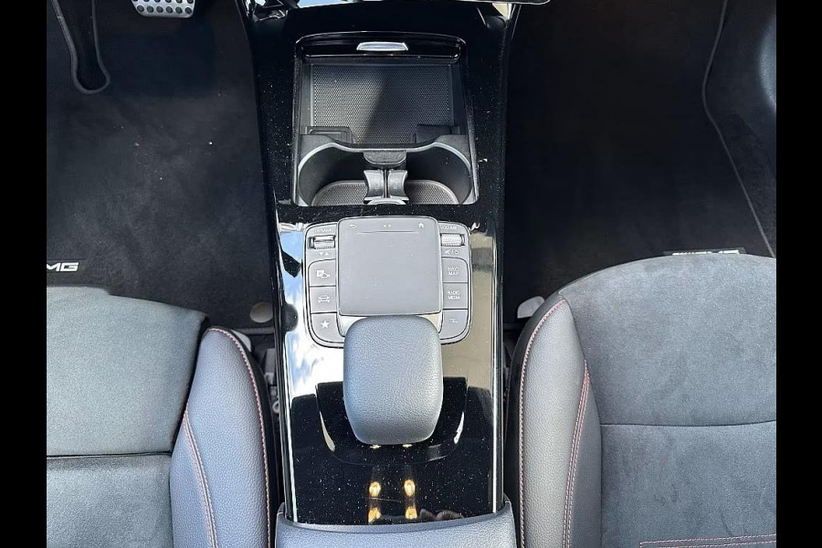 Mercedes-Benz A-Klasse 250e AMG ** LED, MBUX+, 19-inch LMV, ADAPT. CRUISE, NIGHT PAKKET ** 1e EIG - UNFALLFREI - JUNGE STERNE ** ** INFORMEER OOK NAAR ONZE AANTREKKELIJKE FINANCIAL-LEASE TARIEVEN **
