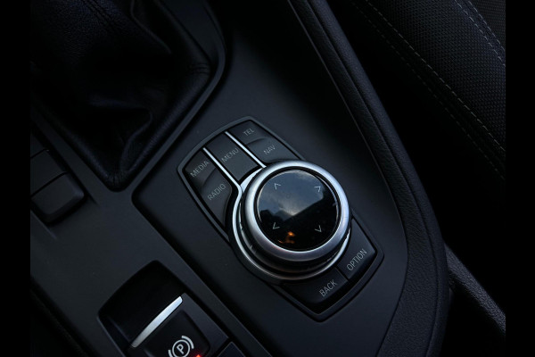 BMW X1 sDrive18i Centennial High Executive NL AUTO | CAMERA | STOELVERW | NAVI | TREKHAAK |