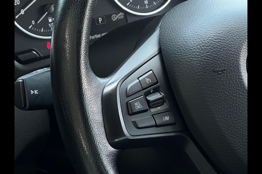 BMW X1 sDrive18i Centennial High Executive NL AUTO | CAMERA | STOELVERW | NAVI | TREKHAAK |