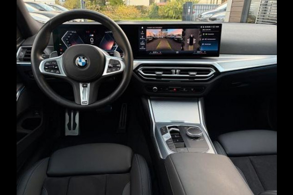 BMW 3 Serie Touring 320d xDrive M-SPORT ** LED, NAVI+, HALF-LEDER, PANO, H&K, HuD, TREKH, 19-inch LMV ** 1e EIG - UNFALLFREI ** ** INFORMEER OOK NAAR ONZE AANTREKKELIJKE FINANCIAL-LEASE TARIEVEN **