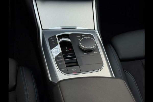 BMW 3 Serie Touring 320d xDrive M-SPORT ** LED, NAVI+, HALF-LEDER, PANO, H&K, HuD, TREKH, 19-inch LMV ** 1e EIG - UNFALLFREI ** ** INFORMEER OOK NAAR ONZE AANTREKKELIJKE FINANCIAL-LEASE TARIEVEN **