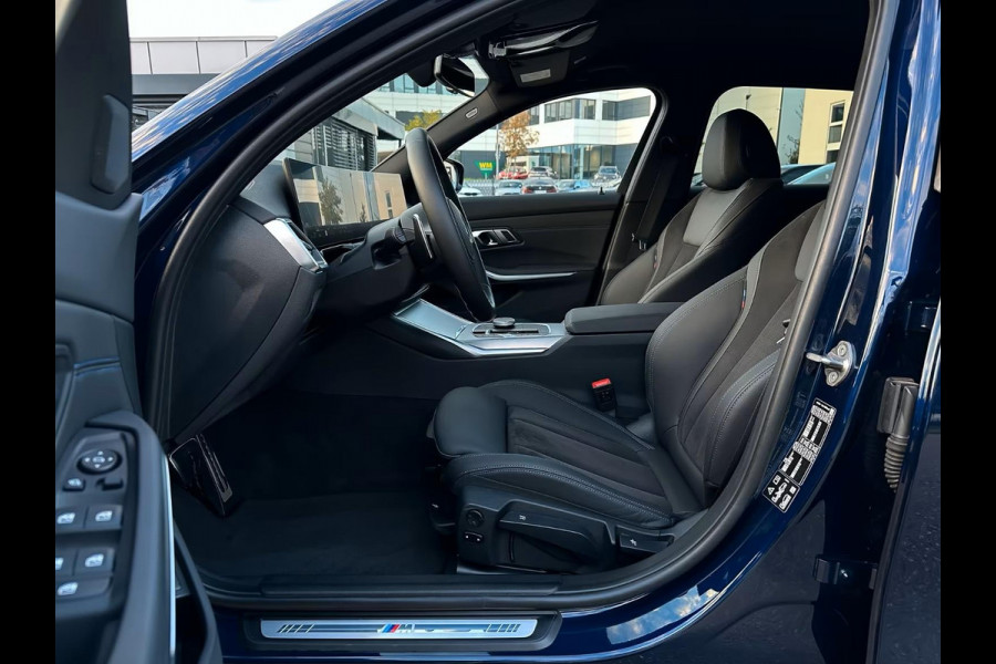 BMW 3 Serie Touring 320d xDrive M-SPORT ** LED, NAVI+, HALF-LEDER, VERW. STUUR, HuD, TREKH, 19-inch LMV, TANSANIT BLAU ** 1e EIG - UNFALLFREI ** ** INFORMEER OOK NAAR ONZE AANTREKKELIJKE FINANCIAL-LEASE TARIEVEN **