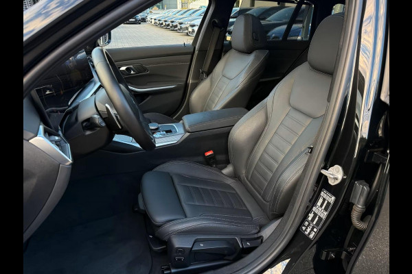 BMW 3 Serie Touring 320d xDrive M-SPORT ** LED, NAVI+, LEDER, PANORAMA, H&K, HuD, TREKH, 19-inch LMV ** 1e EIG - UNFALLFREI ** ** INFORMEER OOK NAAR ONZE AANTREKKELIJKE FINANCIAL-LEASE TARIEVEN **