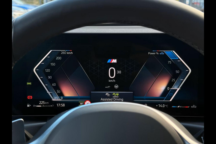 BMW 3 Serie Touring 320d xDrive M-SPORT ** LED, NAVI+, LEDER, PANORAMA, H&K, HuD, TREKH, 19-inch LMV ** 1e EIG - UNFALLFREI ** ** INFORMEER OOK NAAR ONZE AANTREKKELIJKE FINANCIAL-LEASE TARIEVEN **