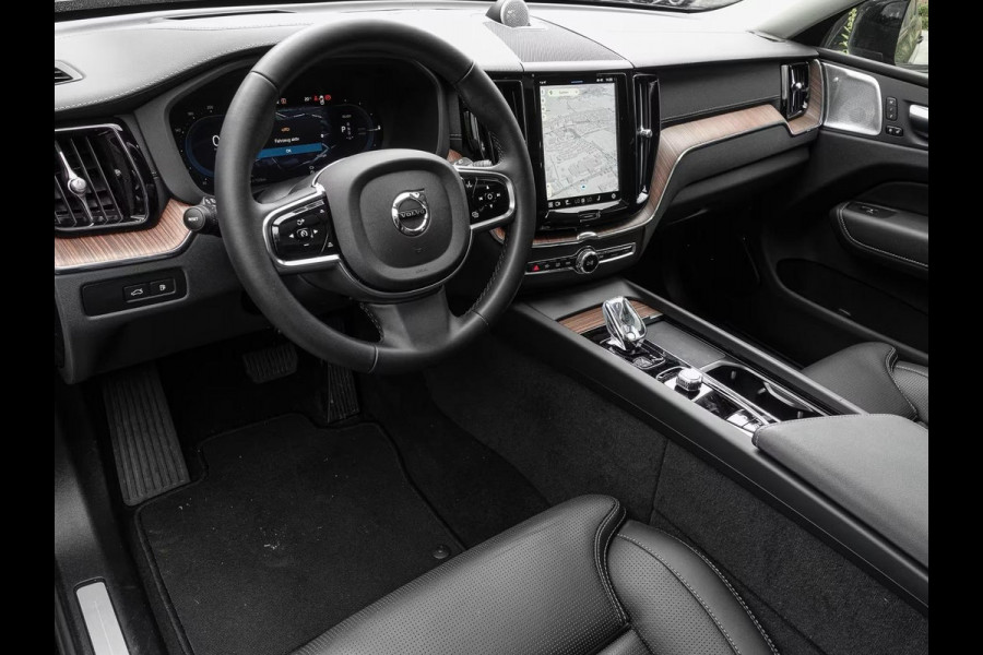 Volvo XC60 2.0 T8 Plug-in hybrid AWD ULTRA Dark (335kW/455PK) FULL OPTION (PANO / TREKH) ** 1e EIG - Ex VOLVO ** INFORMEER OOK NAAR ONZE AANTREKKELIJKE FINANCIAL-LEASE TARIEVEN **