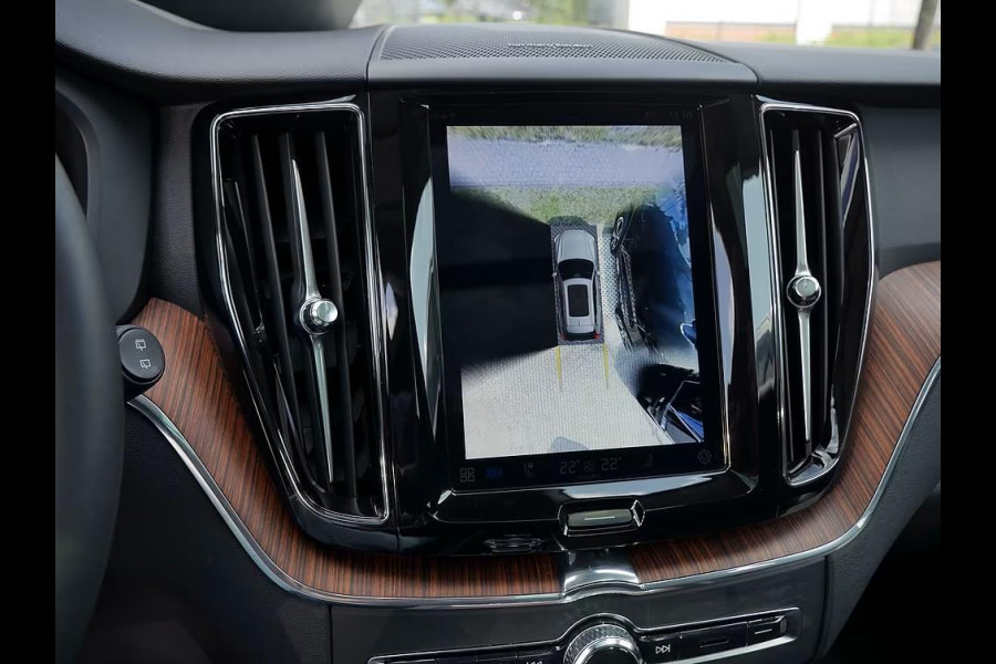 Volvo XC60 2.0 T8 Plug-in hybrid AWD ULTRA Dark (335kW/455PK) FULL OPTION (PANO / TREKH) ** 1e EIG - Ex VOLVO ** INFORMEER OOK NAAR ONZE AANTREKKELIJKE FINANCIAL-LEASE TARIEVEN **