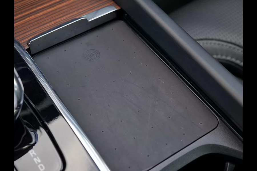 Volvo XC60 2.0 T8 Plug-in hybrid AWD ULTRA Dark (335kW/455PK) FULL OPTION (PANO / TREKH) ** 1e EIG - Ex VOLVO ** INFORMEER OOK NAAR ONZE AANTREKKELIJKE FINANCIAL-LEASE TARIEVEN **