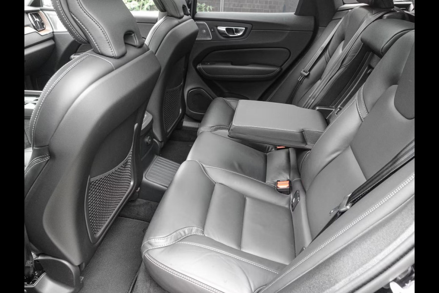 Volvo XC60 2.0 T8 Plug-in hybrid AWD ULTRA Dark (335kW/455PK) FULL OPTION (PANO / TREKH) ** 1e EIG - Ex VOLVO ** INFORMEER OOK NAAR ONZE AANTREKKELIJKE FINANCIAL-LEASE TARIEVEN **