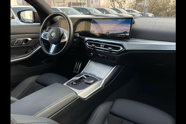 BMW 3 Serie Touring 320d xDrive M-SPORT ** LED, NAVI+, PANORAMA, HuD, TREKH, 19-inch LMV, DRAVIT GRAU ** 1e EIG - UNFALLFREI ** ** INFORMEER OOK NAAR ONZE AANTREKKELIJKE FINANCIAL-LEASE TARIEVEN **
