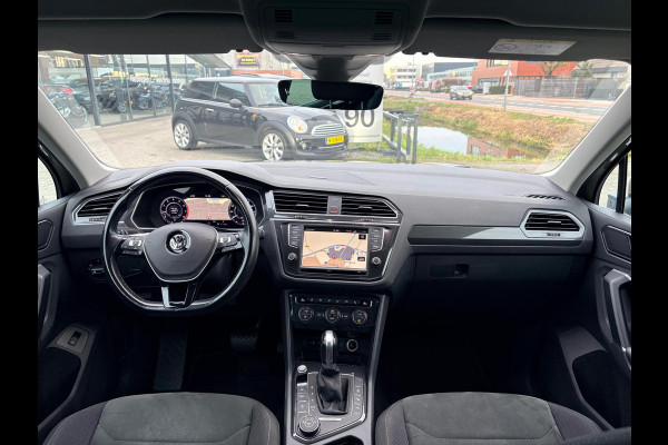 Volkswagen Tiguan 2.0 TSI 4Motion Highline R-LINE ACC | KEYLESS | ELECTR. A-KLEP | 19-inch LMV | TREKHAAK