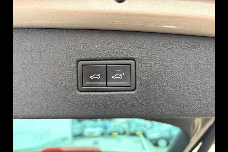 Volkswagen Tiguan 2.0 TSI 4Motion Highline R-LINE ACC | KEYLESS | ELECTR. A-KLEP | 19-inch LMV | TREKHAAK