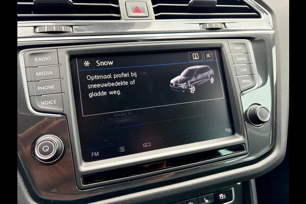 Volkswagen Tiguan 2.0 TSI 4Motion Highline R-LINE ACC | KEYLESS | ELECTR. A-KLEP | 19-inch LMV | TREKHAAK