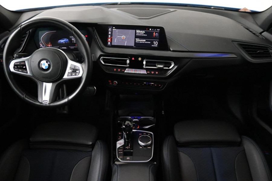 BMW 1-serie 118i Executive Edition M-Sport (M-PAKKET, ADAPTIVE CRUISE, CAMERA, CARPLAY, DEALER ONDERHOUDEN)