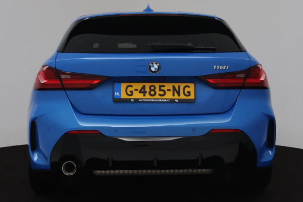 BMW 1-serie 118i Executive Edition M-Sport (M-PAKKET, ADAPTIVE CRUISE, CAMERA, CARPLAY, DEALER ONDERHOUDEN)