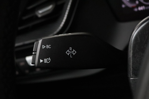 BMW 1-serie 118i Executive Edition M-Sport (M-PAKKET, ADAPTIVE CRUISE, CAMERA, CARPLAY, DEALER ONDERHOUDEN)