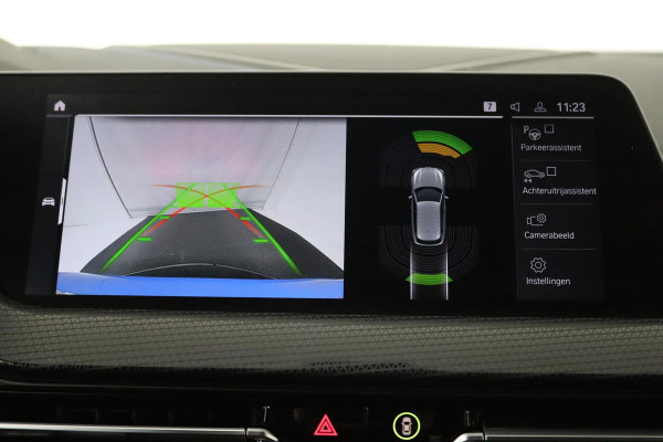 BMW 1-serie 118i Executive Edition M-Sport (M-PAKKET, ADAPTIVE CRUISE, CAMERA, CARPLAY, DEALER ONDERHOUDEN)