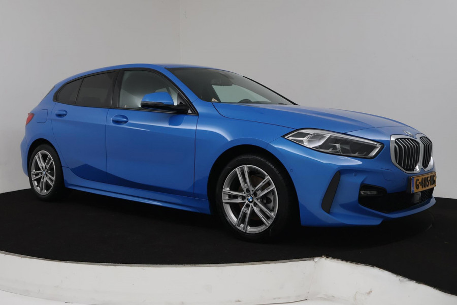 BMW 1-serie 118i Executive Edition M-Sport (M-PAKKET, ADAPTIVE CRUISE, CAMERA, CARPLAY, DEALER ONDERHOUDEN)