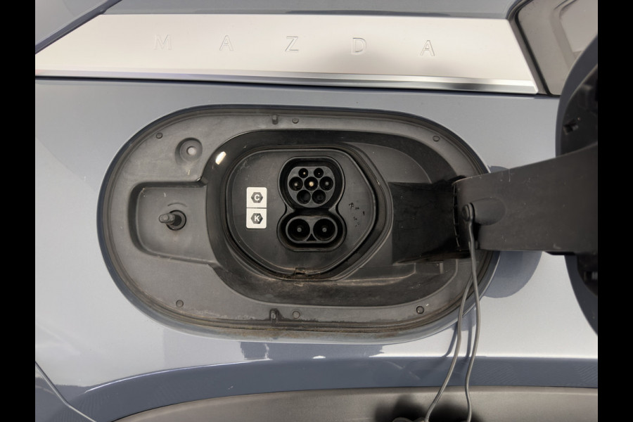 Mazda MX-30 e-SkyActiv 145 First Edition 36 kWh {SOH-92%} (INCL-BTW) Aut.*LEATHER-MICROFIBRE | FULL-LED | NAVI-FULLMAP | KEYLESS | BLIND-SPOT |  ADAPTIVE-CRUISE | HEAD-UP | CAMERA | DIGI-COCKPIT | MEMORY-PACK | SHIFT-PADDLES | 18"ALU*