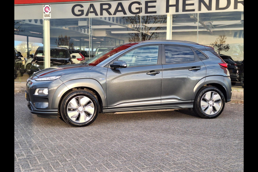 Hyundai Kona EV Premium 64 kWh | SOH: 95,4% | Leder | LED | Adaptive CC | Camera | occasion