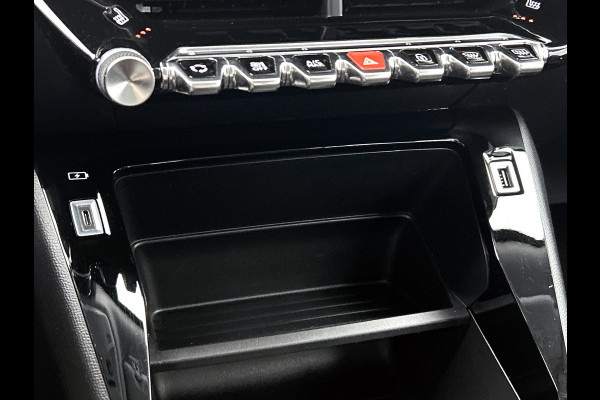 Peugeot 2008 1.5 HDi Blue Active / Trekhaak / Airco-ecc./ Camera / Navigatie / Radio multimedia / Apk 12-26