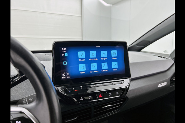 Volkswagen ID.3 First Plus 58 kWh / Trekhaak / Pdc.+Camera / Airco-ecc./ Navigatie / Xenon / Stoelverwarming / Apk 11-2026