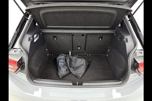 Volkswagen ID.3 First Plus 58 kWh / Trekhaak / Pdc.+Camera / Airco-ecc./ Navigatie / Xenon / Stoelverwarming / Apk 11-2026