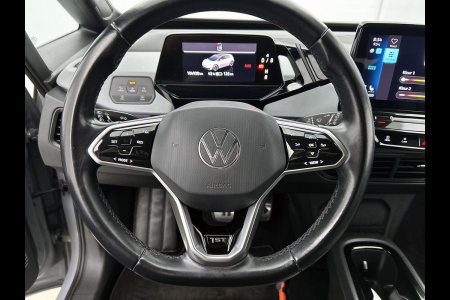 Volkswagen ID.3 First Plus 58 kWh / Trekhaak / Pdc.+Camera / Airco-ecc./ Navigatie / Xenon / Stoelverwarming / Apk 11-2026
