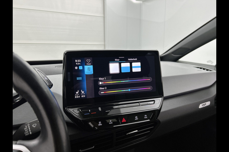 Volkswagen ID.3 First Plus 58 kWh / Trekhaak / Pdc.+Camera / Airco-ecc./ Navigatie / Xenon / Stoelverwarming / Apk 11-2026