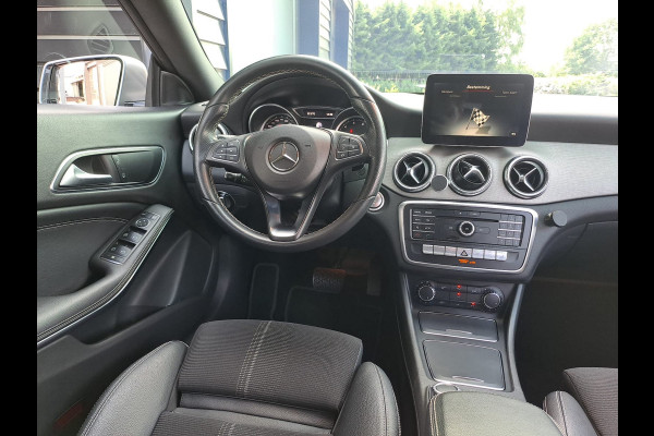 Mercedes-Benz CLA-Klasse Shooting Brake 180 Business Solution | LED | Trekhaak | All-seasons | Sportstoelen | PDC | Navi | Camera |