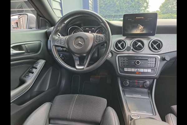 Mercedes-Benz CLA-Klasse Shooting Brake 180 Business Solution | LED | Trekhaak | All-seasons | Sportstoelen | PDC | Navi | Camera |