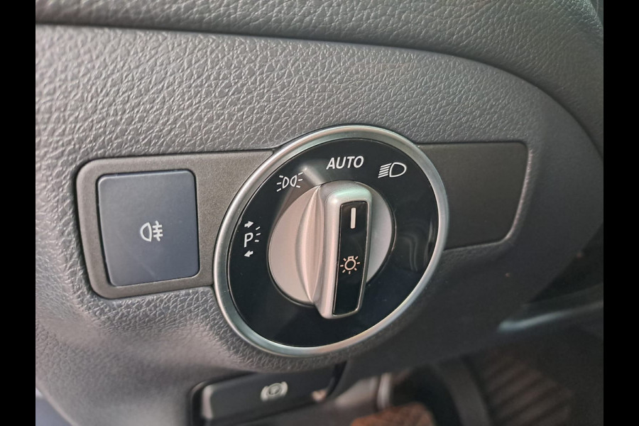 Mercedes-Benz CLA-Klasse Shooting Brake 180 Business Solution | LED | Trekhaak | All-seasons | Sportstoelen | PDC | Navi | Camera |