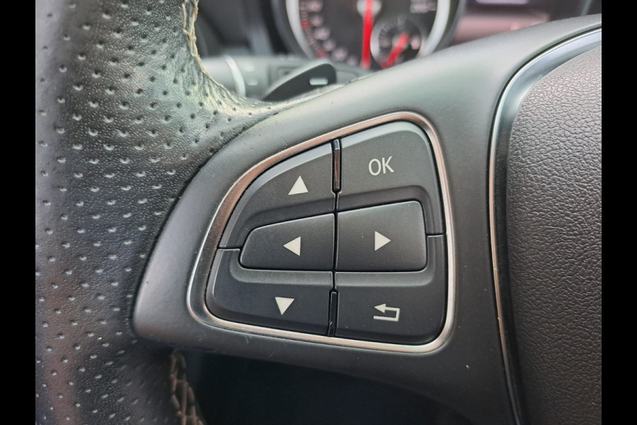 Mercedes-Benz CLA-Klasse Shooting Brake 180 Business Solution | LED | Trekhaak | All-seasons | Sportstoelen | PDC | Navi | Camera |